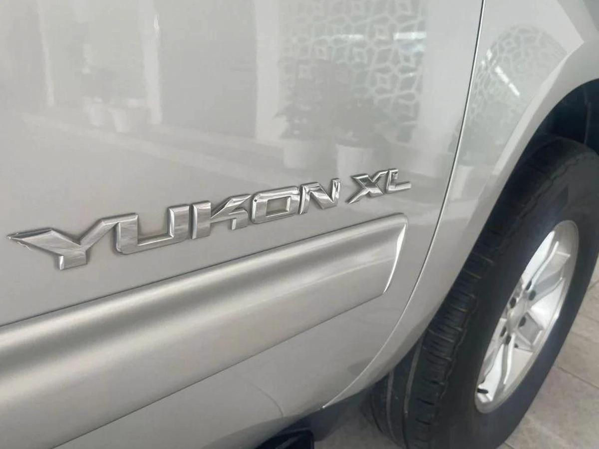 GMC Yukon XL 5.3L-8CYL SUNROOF EXCELLENT CONDITION-9-9