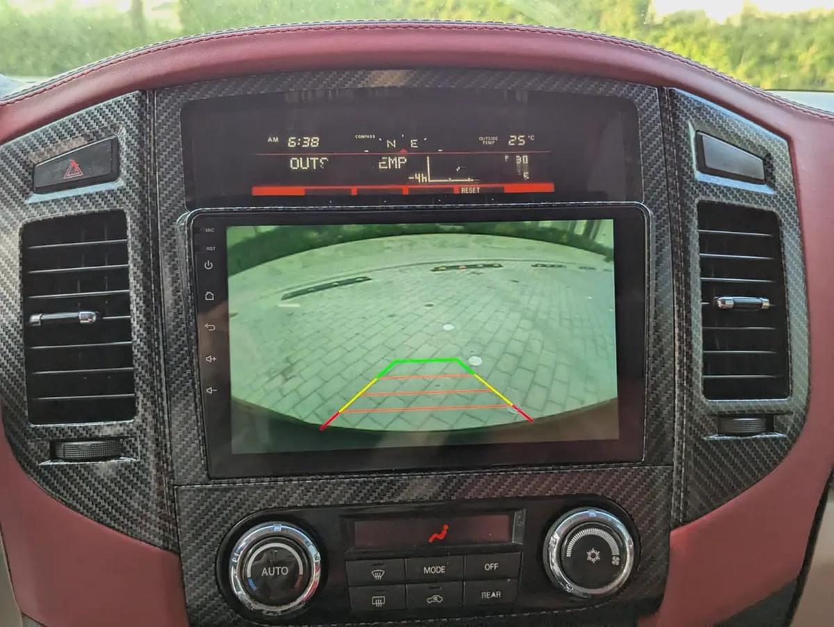 MITSUBISHI PAJERO 2016 GLS MID GCC V6 3.5L IN EXCELLENT CONDITION-5-5