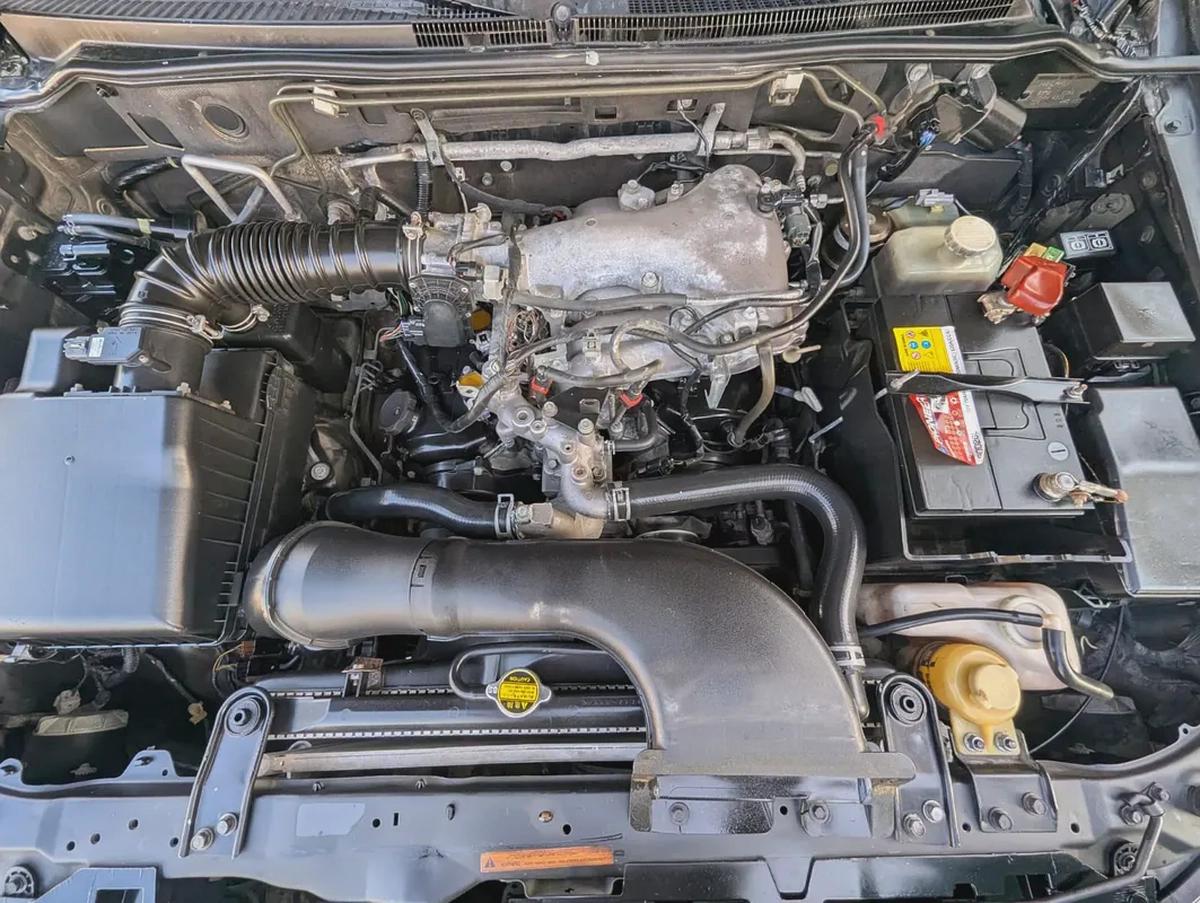 MITSUBISHI PAJERO 2016 GLS MID GCC V6 3.5L IN EXCELLENT CONDITION-7-7