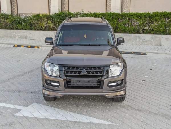 MITSUBISHI PAJERO 2016 GLS MID GCC V6 3.5L IN EXCELLENT CONDITION