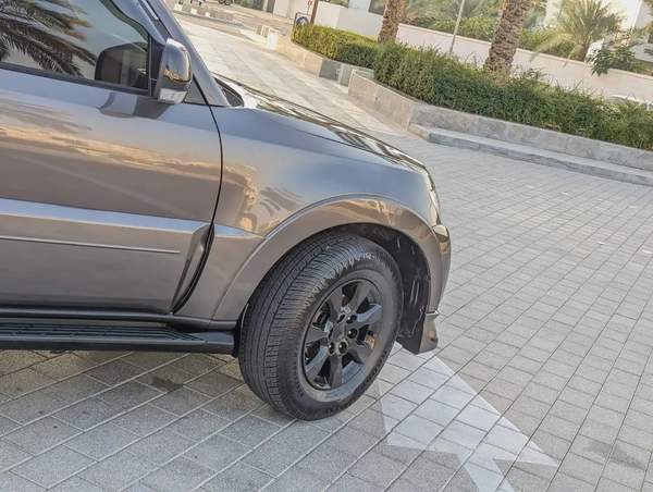 MITSUBISHI PAJERO 2016 GLS MID GCC V6 3.5L IN EXCELLENT CONDITION