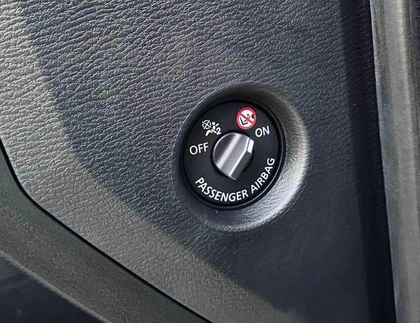 Mitsubishi L200 SPORTERO / 2.4L DSL/ A/T / FULL OPTION / 4WD (CODE # SPORTERO)
