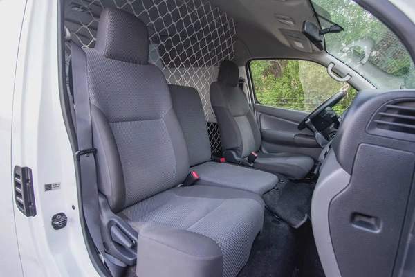 2022 Nissan Urvan | High-Roof Delivery Van | GCC Specs | Ref#N26782