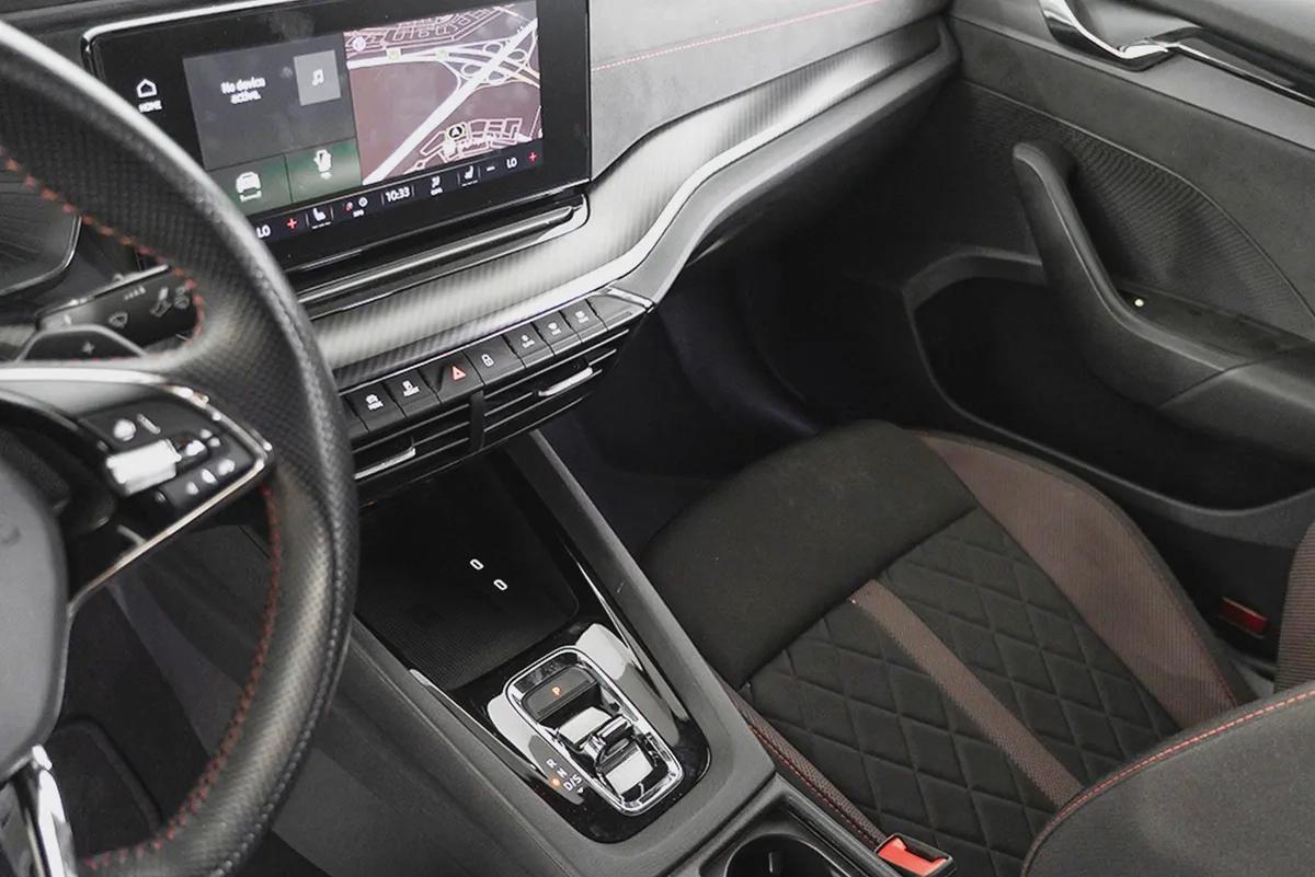 1,875 AED / months | 0% DP | 2022 Skoda Octavia VRS / Full Skoda Service History Warranty-7-7