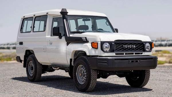 Toyota Land Cruiser 70 Lc 78 hard top 3 door AT 2.8L