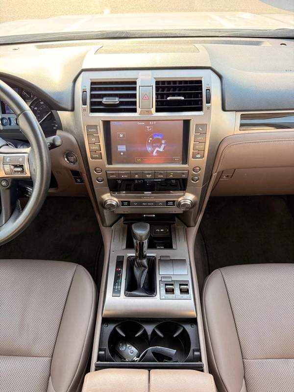 Lexus GX460 Premier 4.6L Full option