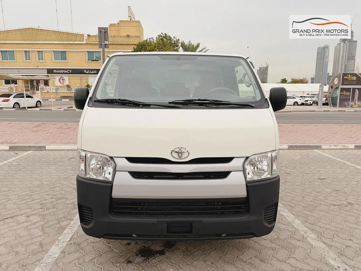 Toyota Hiace GL 2.7L 3 Seater Manual 2023 Model GCC Specs With Service History In Perfect Condition-1-1