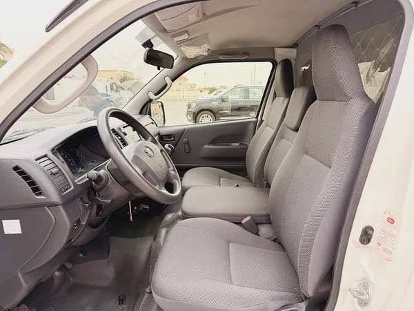 Toyota Hiace GL 2.7L 3 Seater Manual 2023 Model GCC Specs With Service History In Perfect Condition