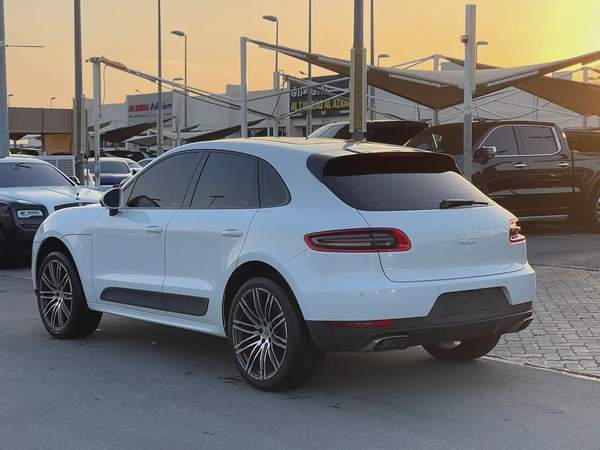 2018 Porsche Macan - GCC Specs