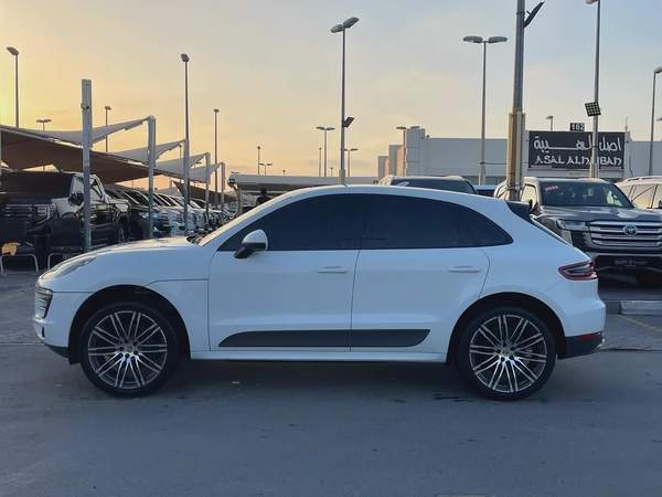 2018 Porsche Macan - GCC Specs