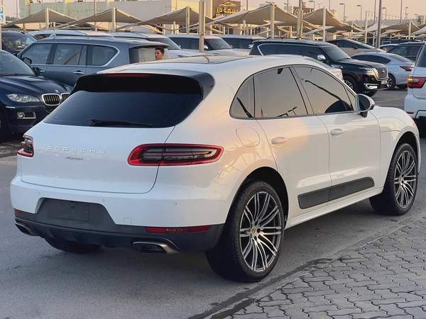 2018 Porsche Macan - GCC Specs