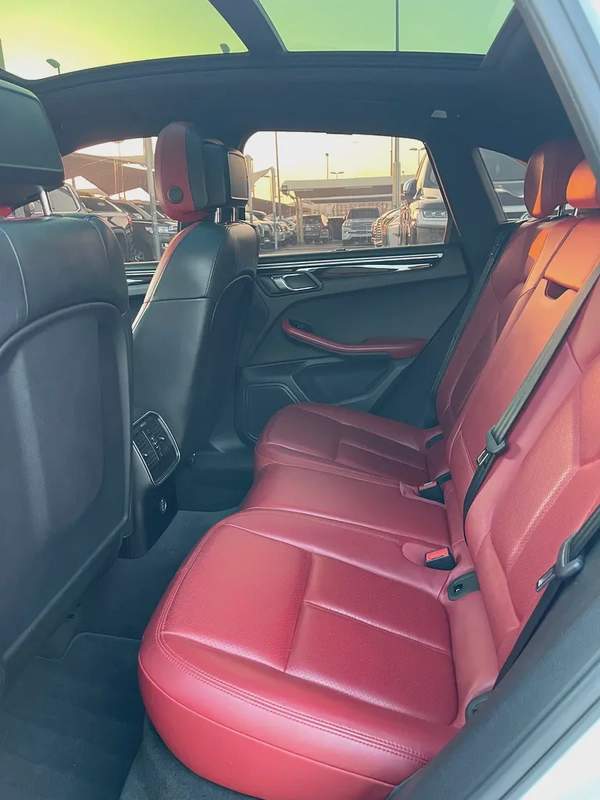 2018 Porsche Macan - GCC Specs