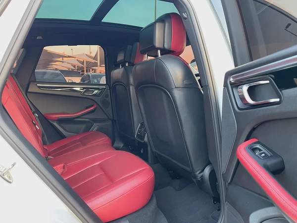 2018 Porsche Macan - GCC Specs