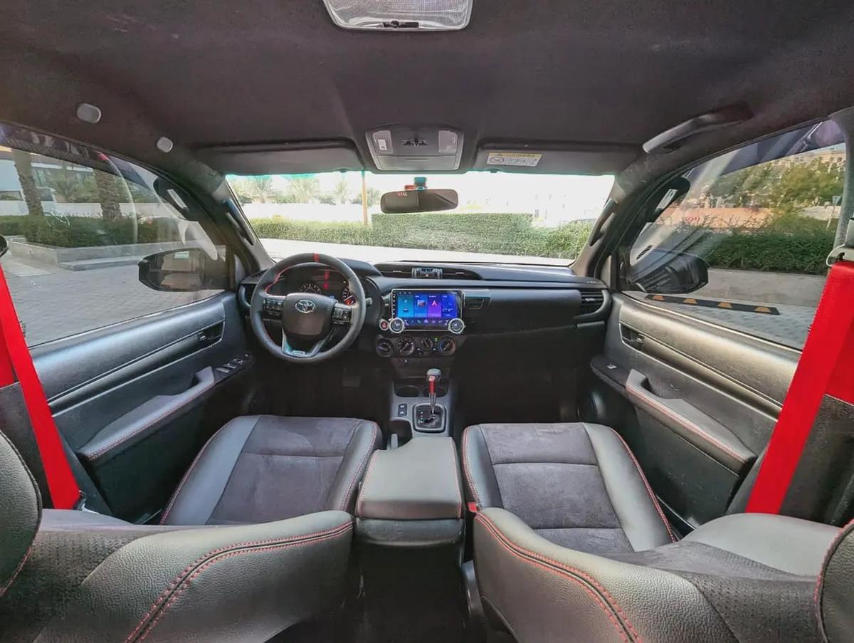 TOYOTA HILUX 2021 FACELIFTED 2025 GR SPORT GCC IN EXCELLENT CONDITION-3-3