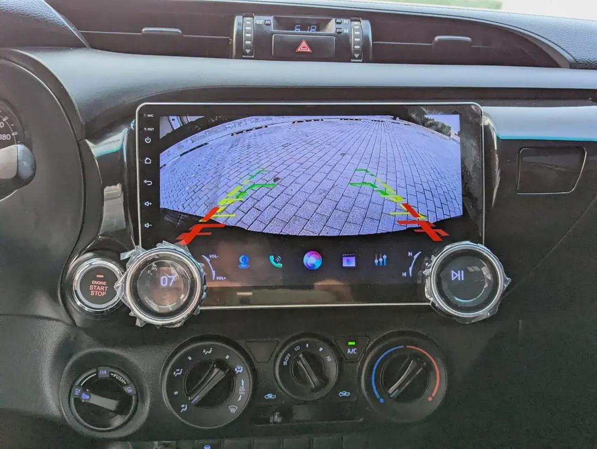 TOYOTA HILUX 2021 FACELIFTED 2025 GR SPORT GCC IN EXCELLENT CONDITION-4-4