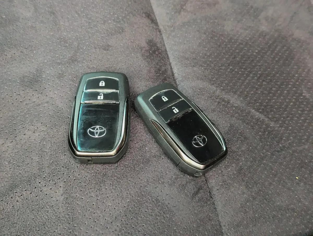 TOYOTA HILUX 2021 FACELIFTED 2025 GR SPORT GCC IN EXCELLENT CONDITION-5-5