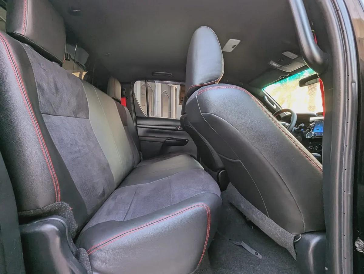 TOYOTA HILUX 2021 FACELIFTED 2025 GR SPORT GCC IN EXCELLENT CONDITION-6-6