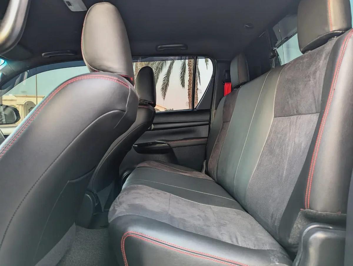 TOYOTA HILUX 2021 FACELIFTED 2025 GR SPORT GCC IN EXCELLENT CONDITION-7-7