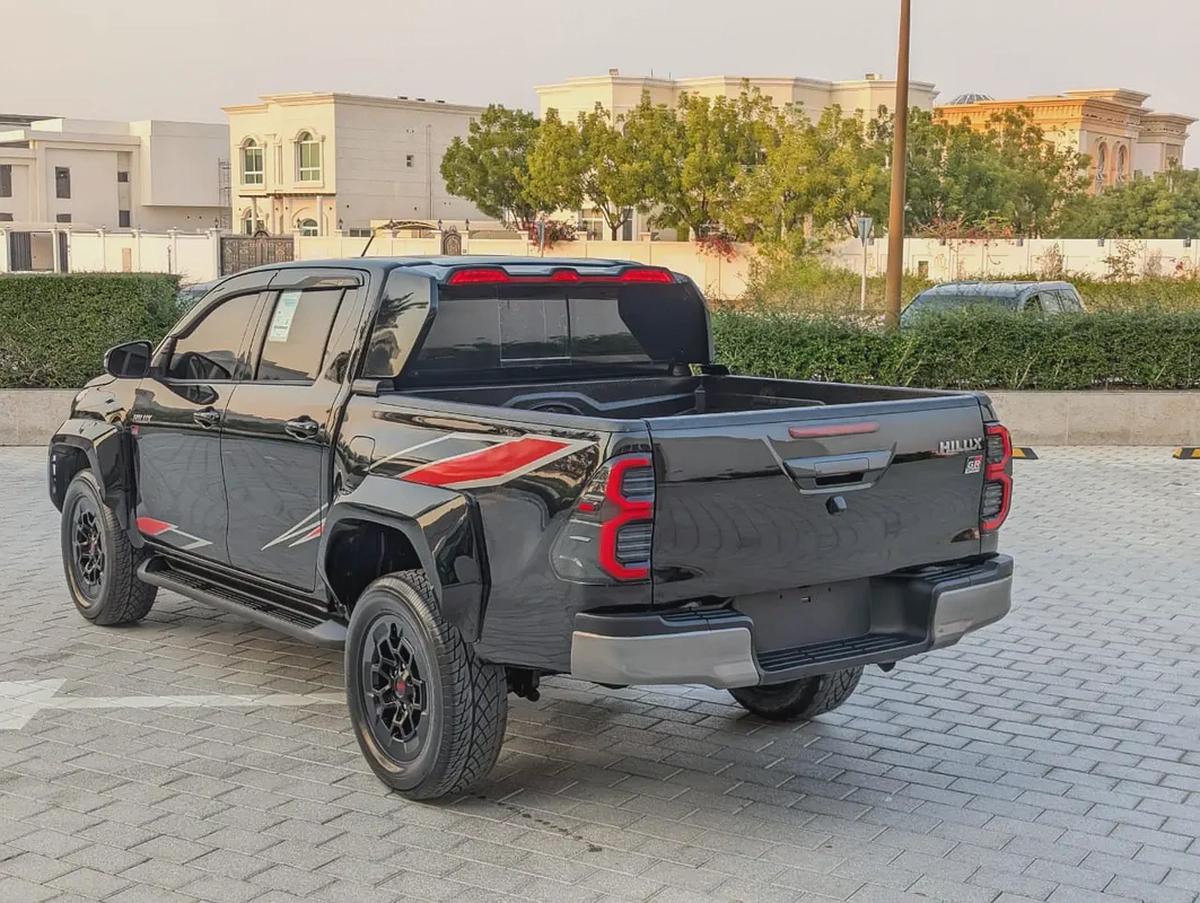 TOYOTA HILUX 2021 FACELIFTED 2025 GR SPORT GCC IN EXCELLENT CONDITION-14-14
