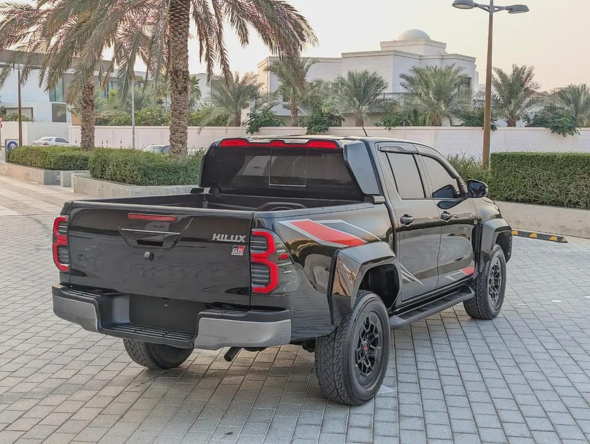 TOYOTA HILUX 2021 FACELIFTED 2025 GR SPORT GCC IN EXCELLENT CONDITION-15-15