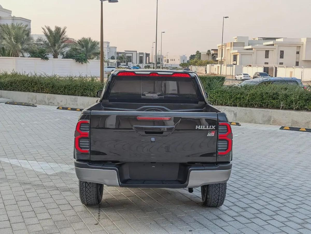 TOYOTA HILUX 2021 FACELIFTED 2025 GR SPORT GCC IN EXCELLENT CONDITION-18-18