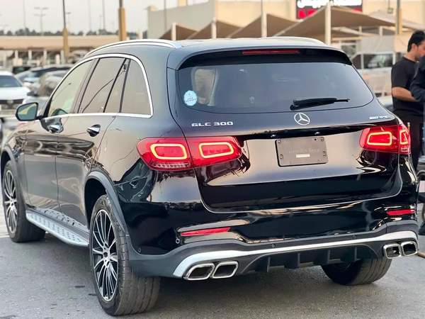 Mercedes benz GLC300 Model 2022