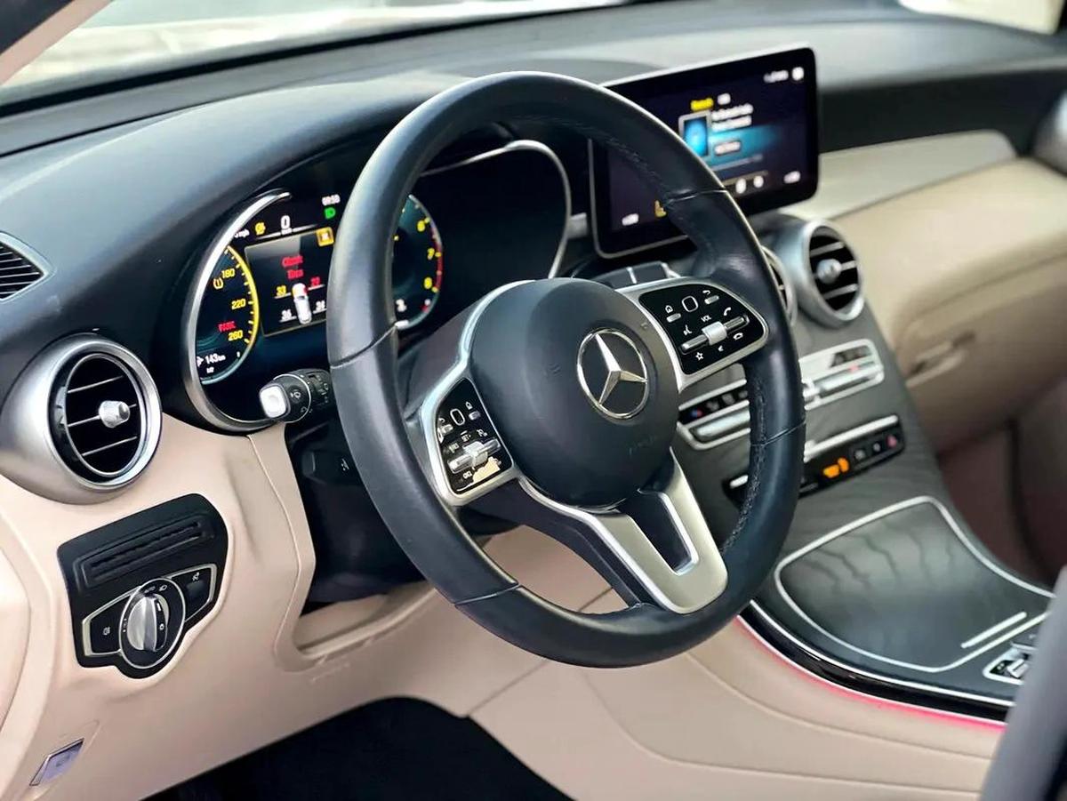 Mercedes benz GLC300 Model 2022-4-4