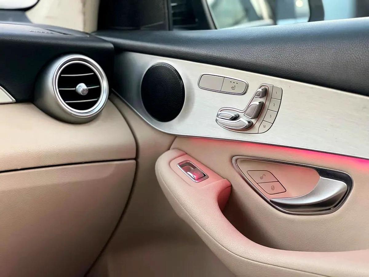 Mercedes benz GLC300 Model 2022-5-5