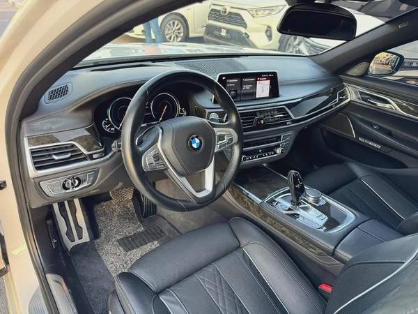 BMW 750LI MINT CONDITION CAR FULL OPTION