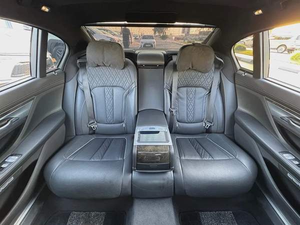 BMW 750LI MINT CONDITION CAR FULL OPTION