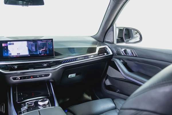 BMW X7 M60i M-Sport - Full Agency Service History - Full Option - GCC Specs