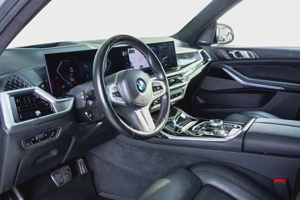 BMW X7 M60i M-Sport - Full Agency Service History - Full Option - GCC Specs