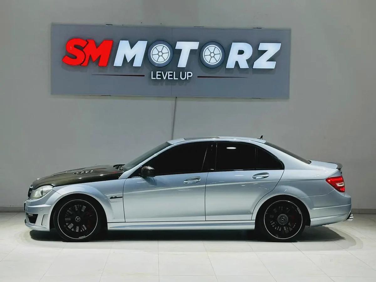 MERCEDES C63S EDITION 1 GCC SPECS IMACULATE CONDITION CARBON FIBER-5-5