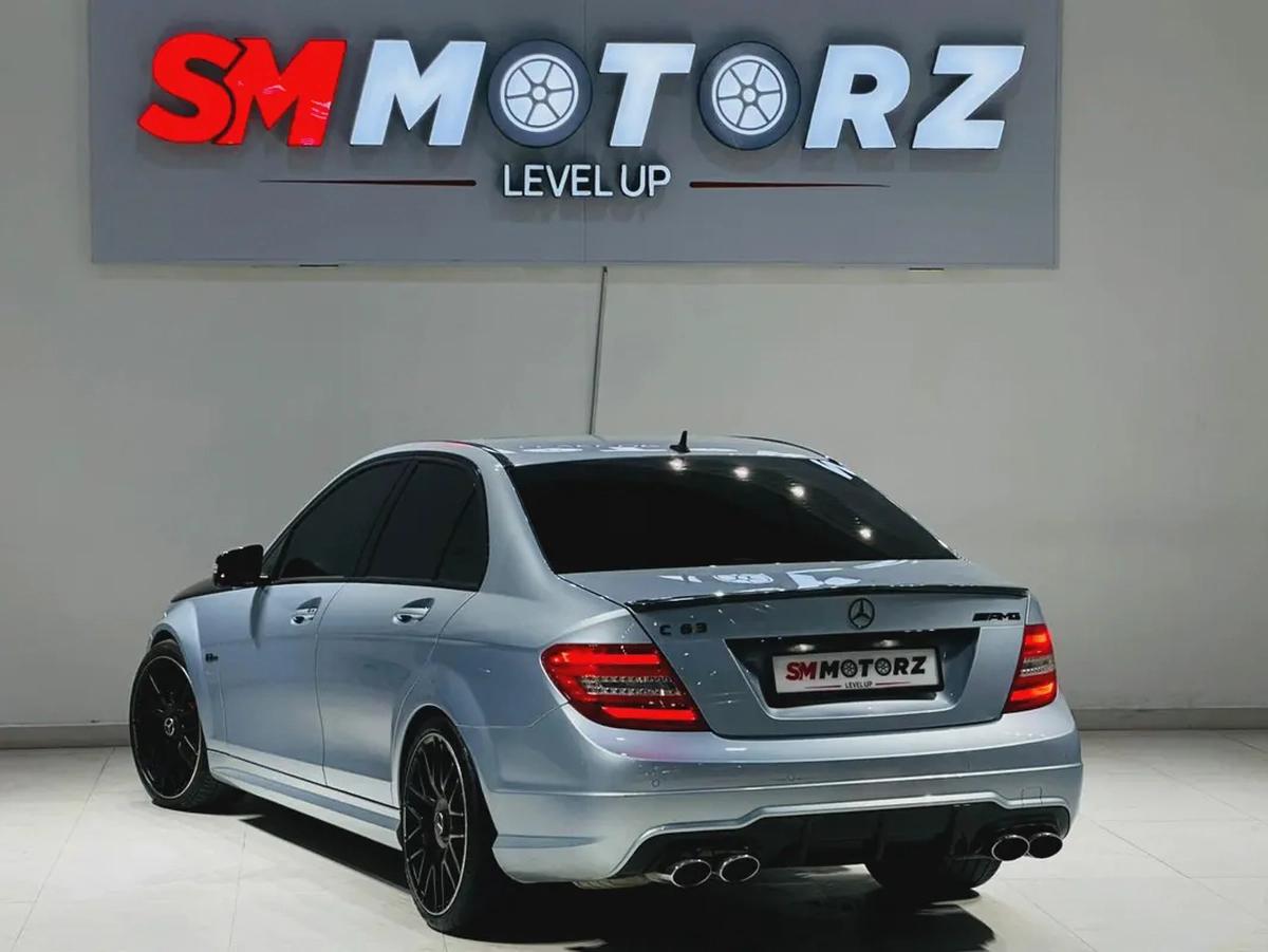 MERCEDES C63S EDITION 1 GCC SPECS IMACULATE CONDITION CARBON FIBER-8-8