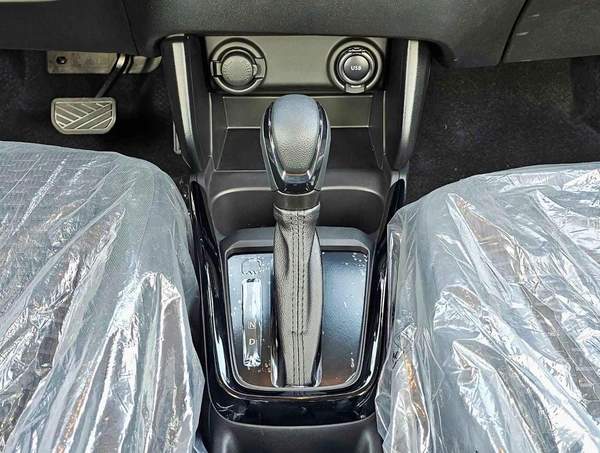 Suzuki Swift GLX | GCC WITH RADAR | BLINDSPOTS | HIGH OPTION | CODE # GLXHR
