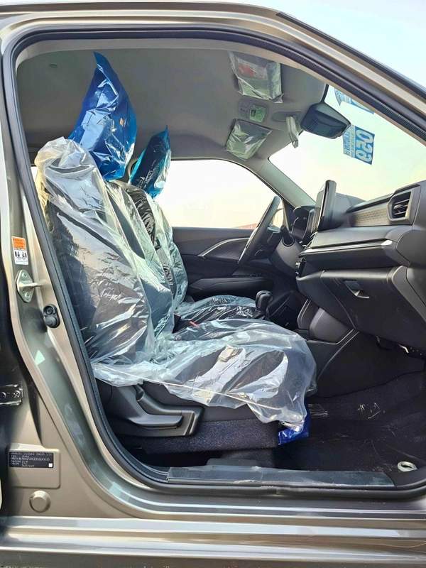 Suzuki Swift GLX | GCC WITH RADAR | BLINDSPOTS | HIGH OPTION | CODE # GLXHR