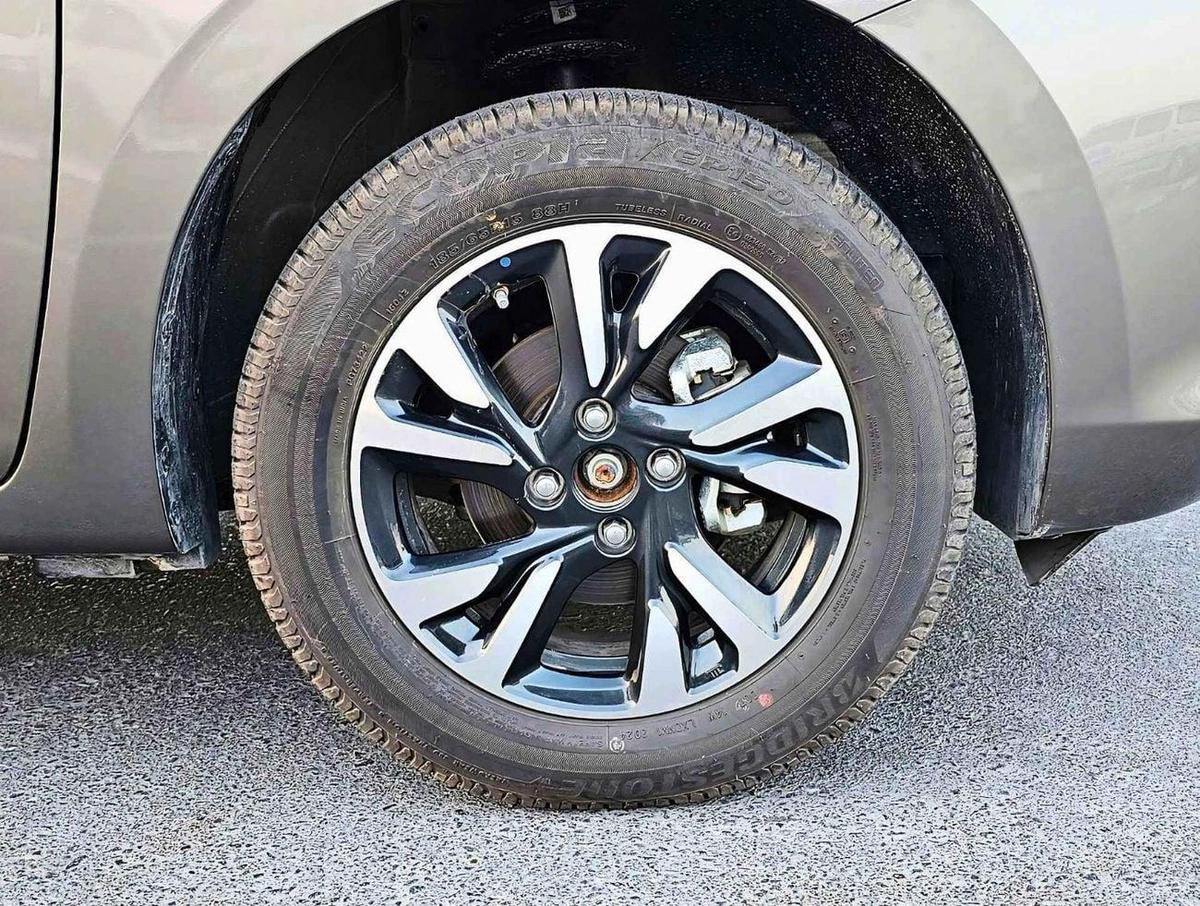 Suzuki Swift GLX | GCC WITH RADAR | BLINDSPOTS | HIGH OPTION | CODE # GLXHR-16-16