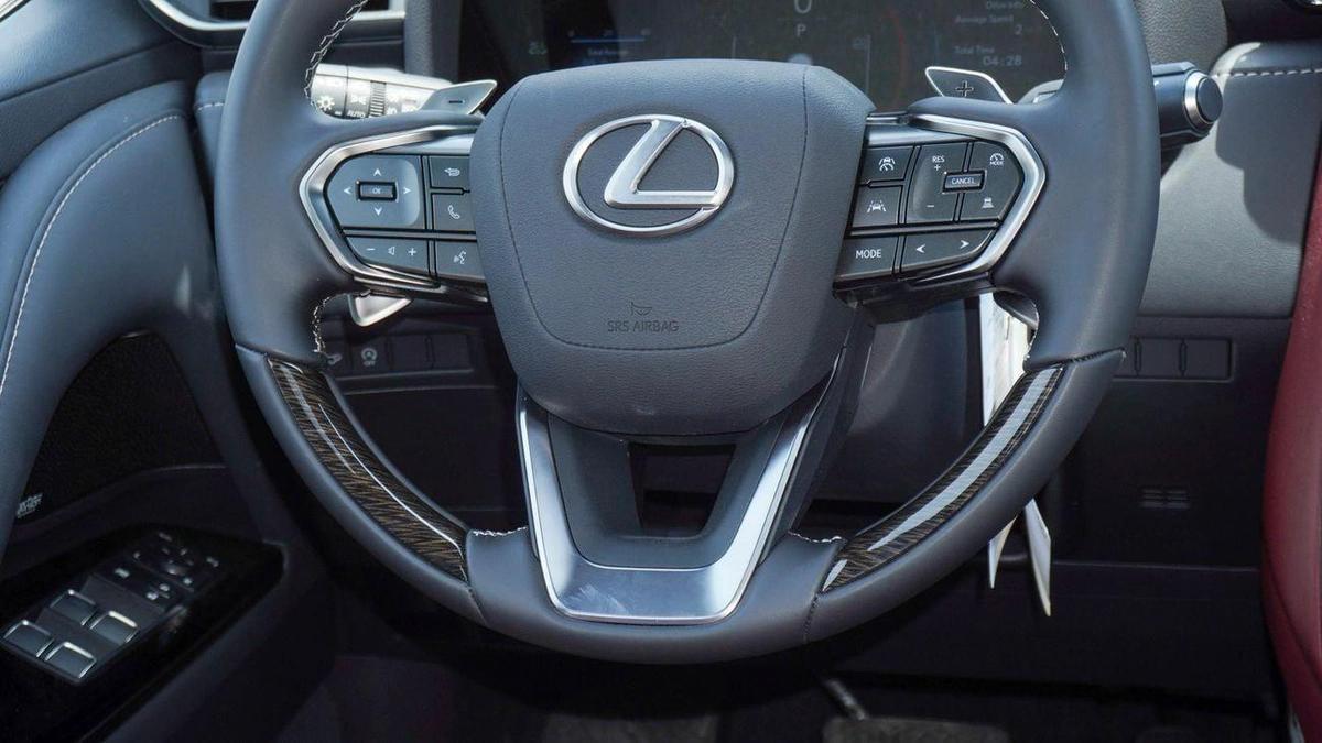 Lexus LX 600 3.5L V6-4-4