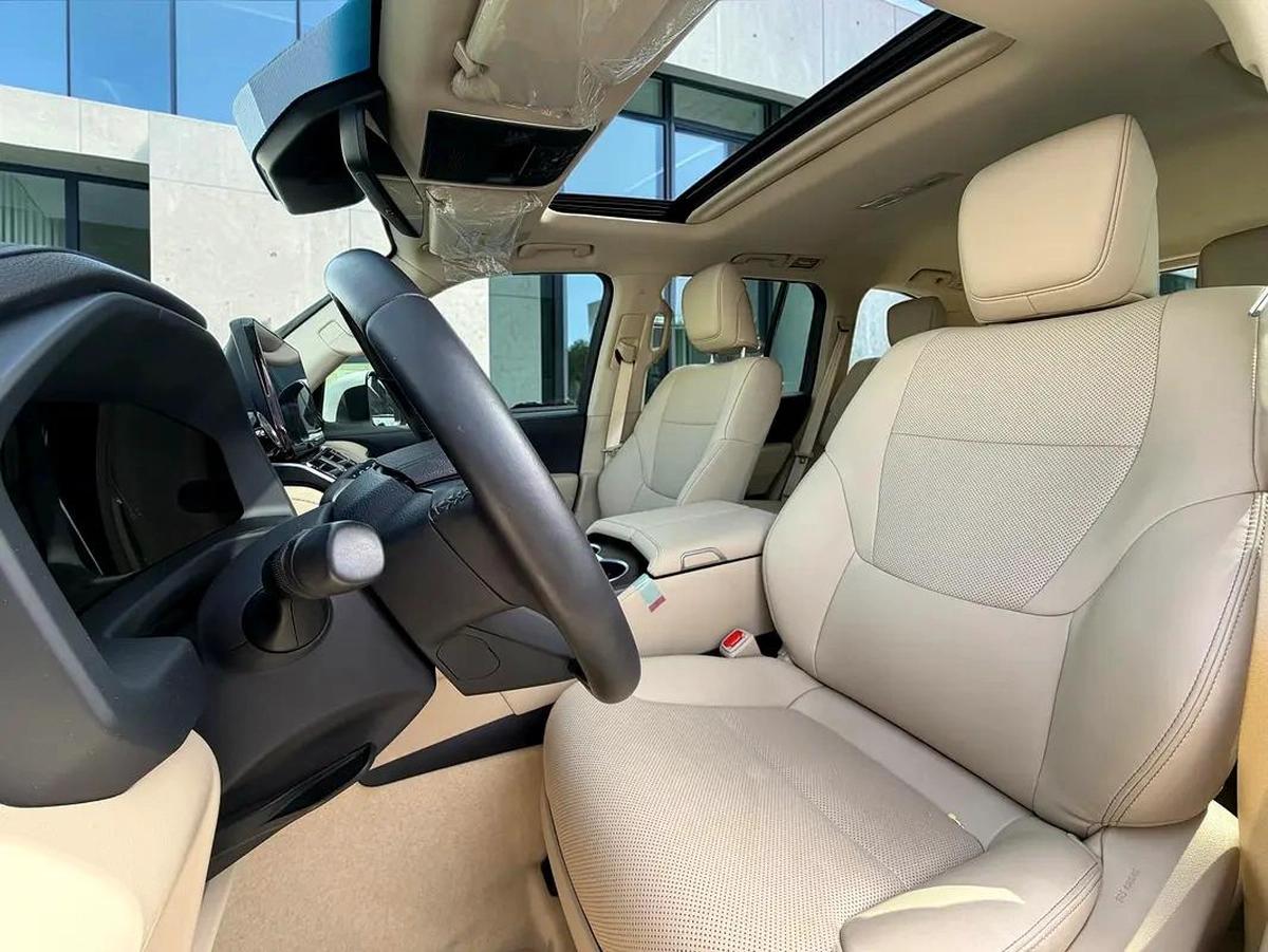 AED 4,620 P.M | 0% DOWN PAYMENT | TOYOTA LAND CRUISER | GX.R | AGENCY WARRANTY | 2025 | GCC-8-8