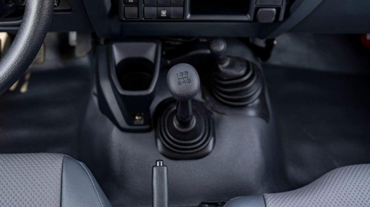 Toyota Land Cruiser 70 LC78 4.2L V6 DIESEL 3DOOR-9-9