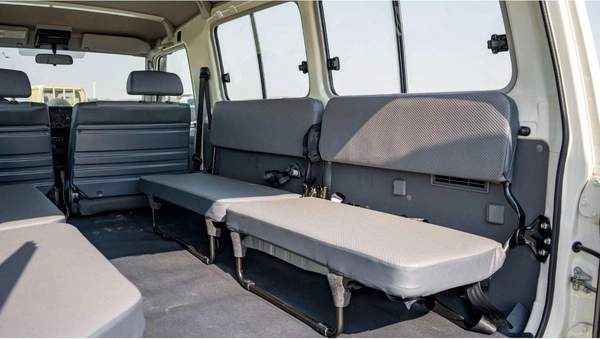 Toyota Land Cruiser 70 LC78 4.2L V6 DIESEL 3DOOR