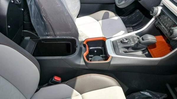 Toyota RAV4 ADVENTURE-V AWD 2.5L