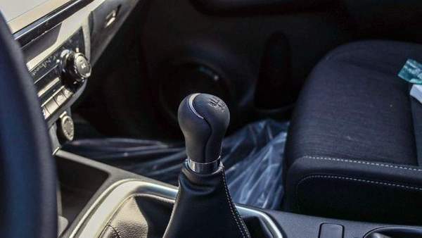 Toyota Hilux SR5 2.4L MT DIESEL 2024