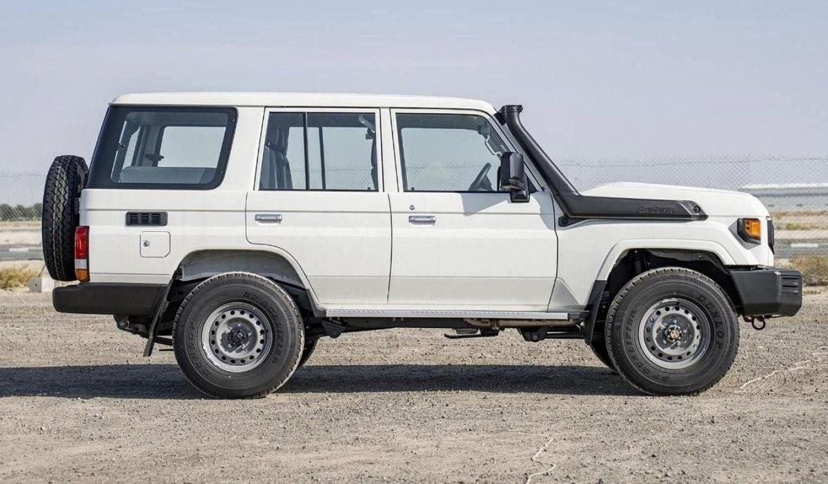 Toyota Land Cruiser 70 TOYOTA LC76 Hard top 4.2L 5 DOORS 2025-3-3