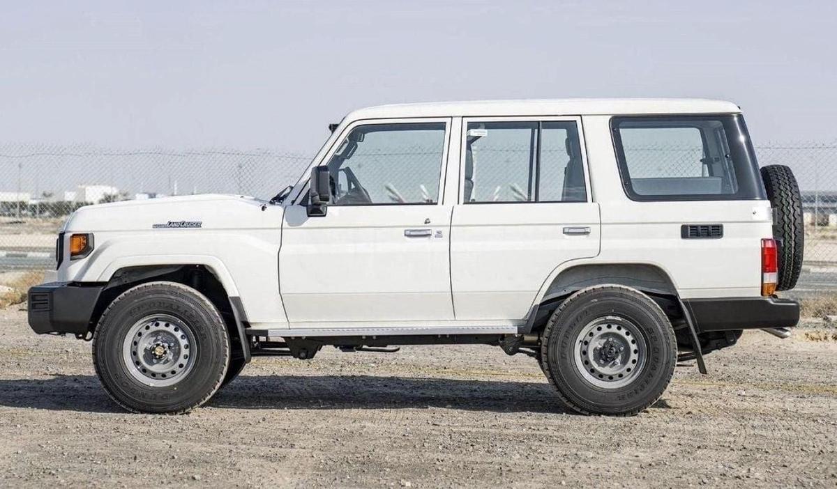 Toyota Land Cruiser 70 TOYOTA LC76 Hard top 4.2L 5 DOORS 2025-5-5