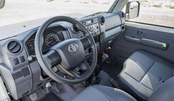 Toyota Land Cruiser 70 TOYOTA LC76 Hard top 4.2L 5 DOORS 2025