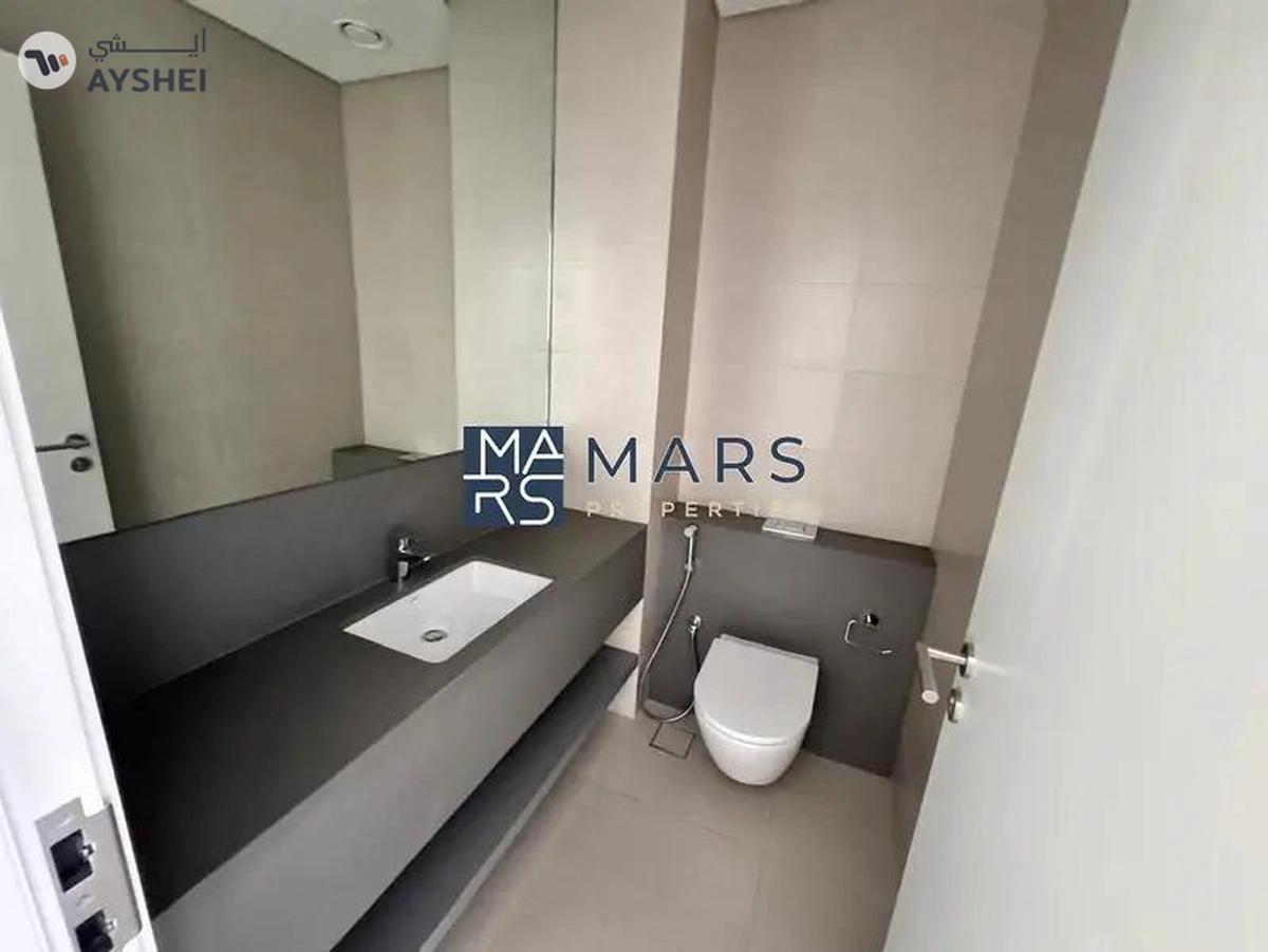 Spacious, Luxury, Brand New 3 Bedroom Corner Townhouse with Close Kitchen Available For Rent-5-5