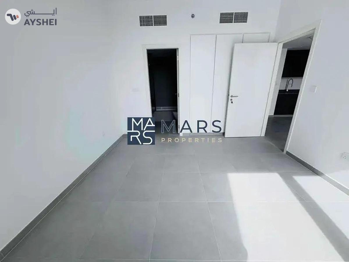 "One-Bedroom Apartment for Rent in Tiraz Building – AED 53K"-7-7