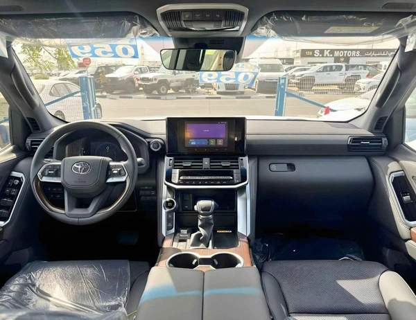 Toyota Land Cruiser GXR HIGH OPTION / RADAR / REAR ENTERTAINMENT SCREENS (CODE # GXR41H)