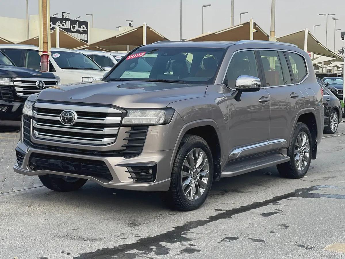 Toyota Land Cruiser GXR 2022 - GCC Specs - Pristine Condition-1-1